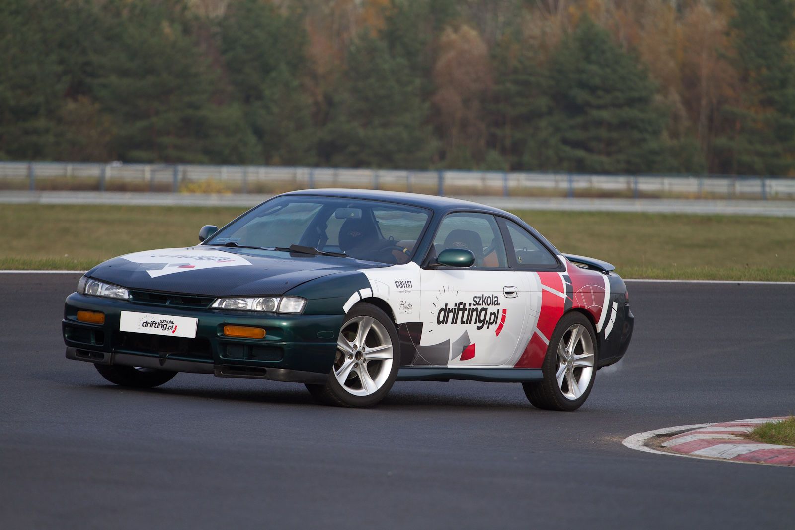 Nauka driftingu - Szkoleniowy Nissan S14a